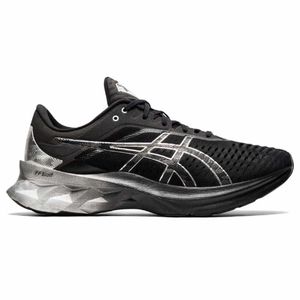 Tênis Asics Novablast Masculino Platinum - Preto / Prata