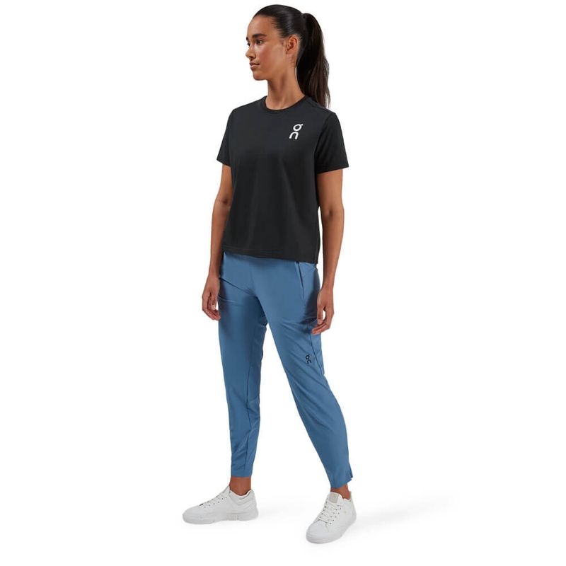 camiseta-On-Running-Graphic-T-black-F-B