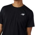 Camiseta-Tenacity-Logo-New-Balance-Masculina--MT11070B-PTO-BK-4