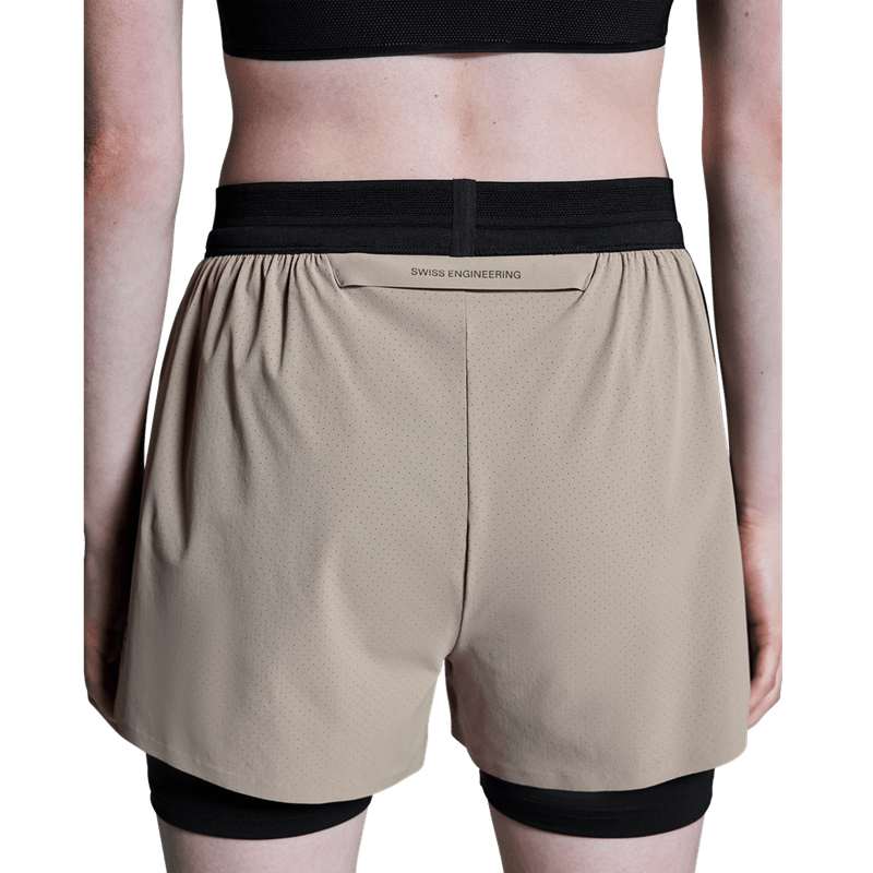 1WF10122986-3__performance_2-1_shorts-ss25-cinder_black-w-4x5-tr-g5.png