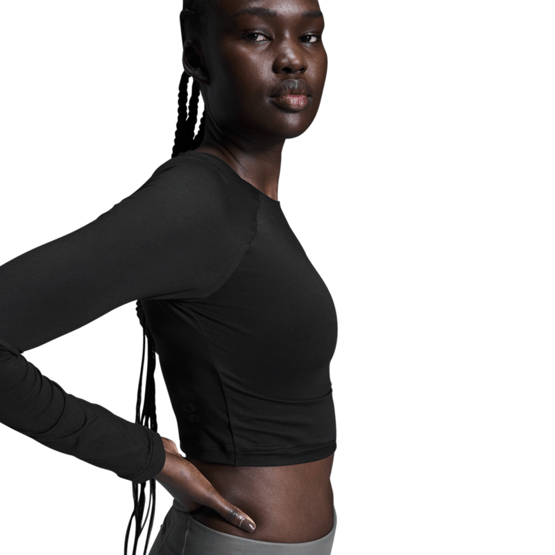 Create-Small-PNG-1WF12430553-studio_long-t_crop-fw24-black-w-4x5-tr-g5.png