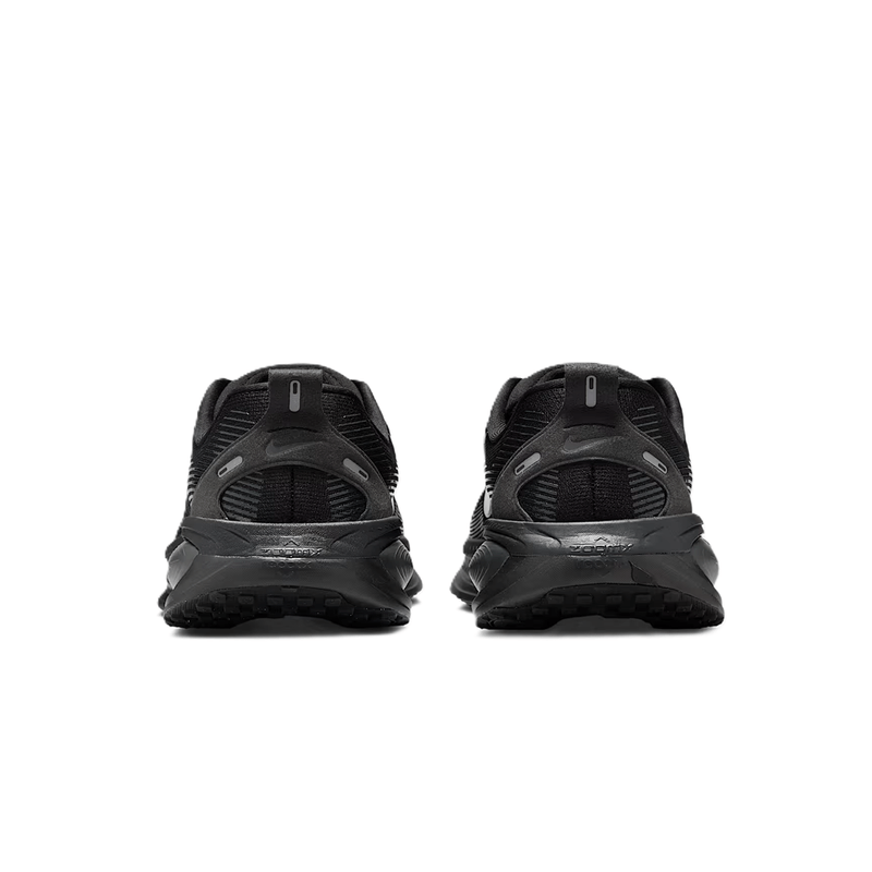 NIKE-VOMERO-18-2.png