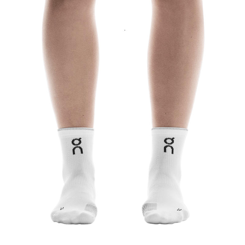 Create-Small-PNG-2-UF10050813-performance-run-sock-mid-ss25-white-glacier-u-4x5-tr-g1.png
