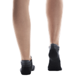Create-Small-PNG-2-UF10060106-performance-run-sock-low-ss25-black-eclipse-u-4x5-tr-g3.png